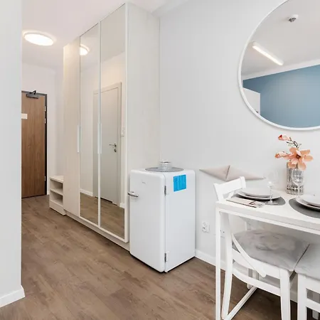 Bright Blue Studio In With Free Access To The Gym By Renters Gdańsk