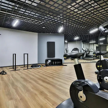 Bright Blue Studio In With Free Access To The Gym By Renters Apartman